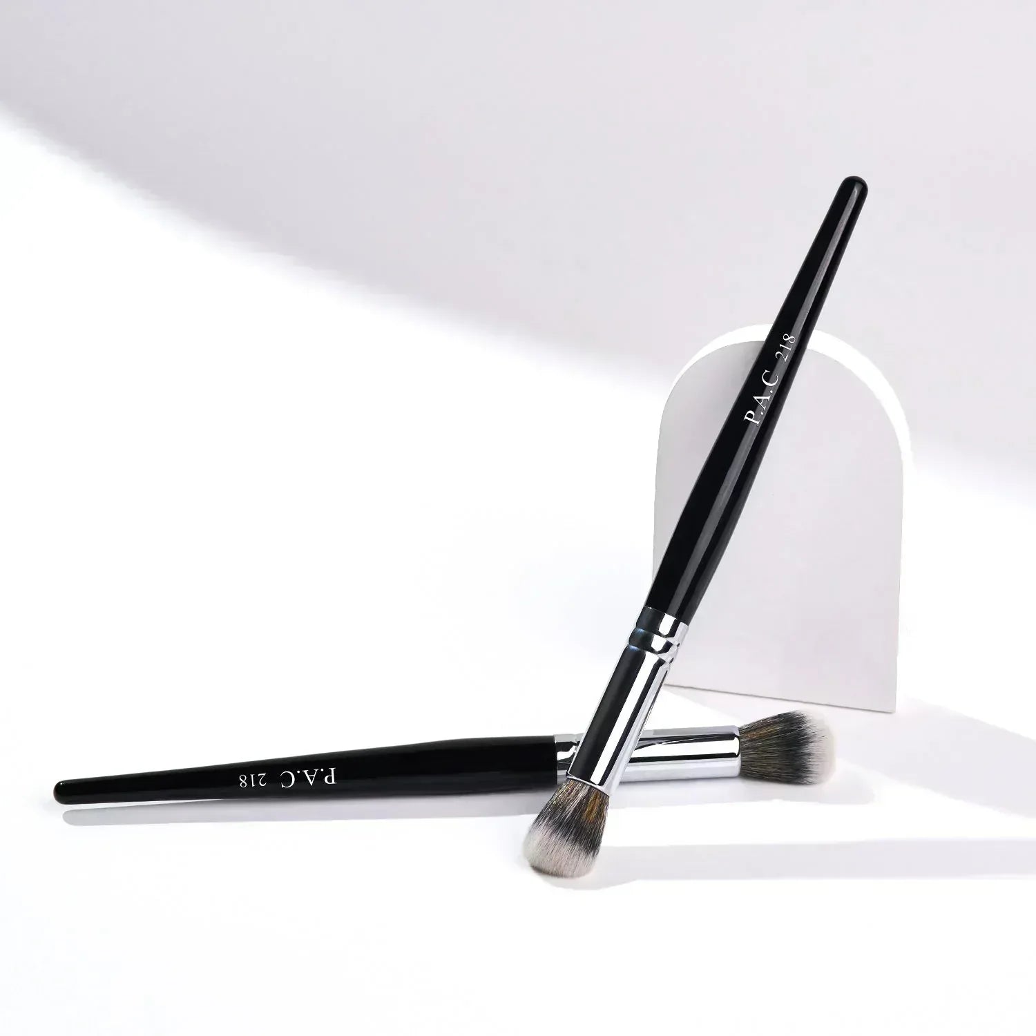 PAC Cosmetics Concealer Brush 218