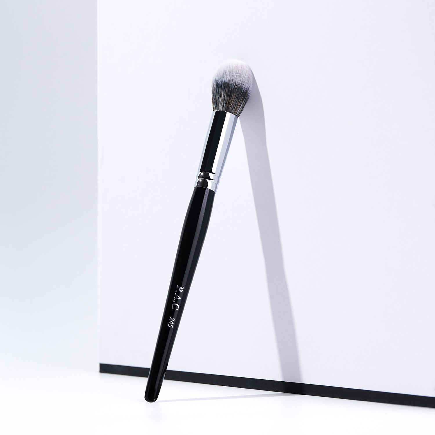 PAC Cosmetics Powder Brush 245