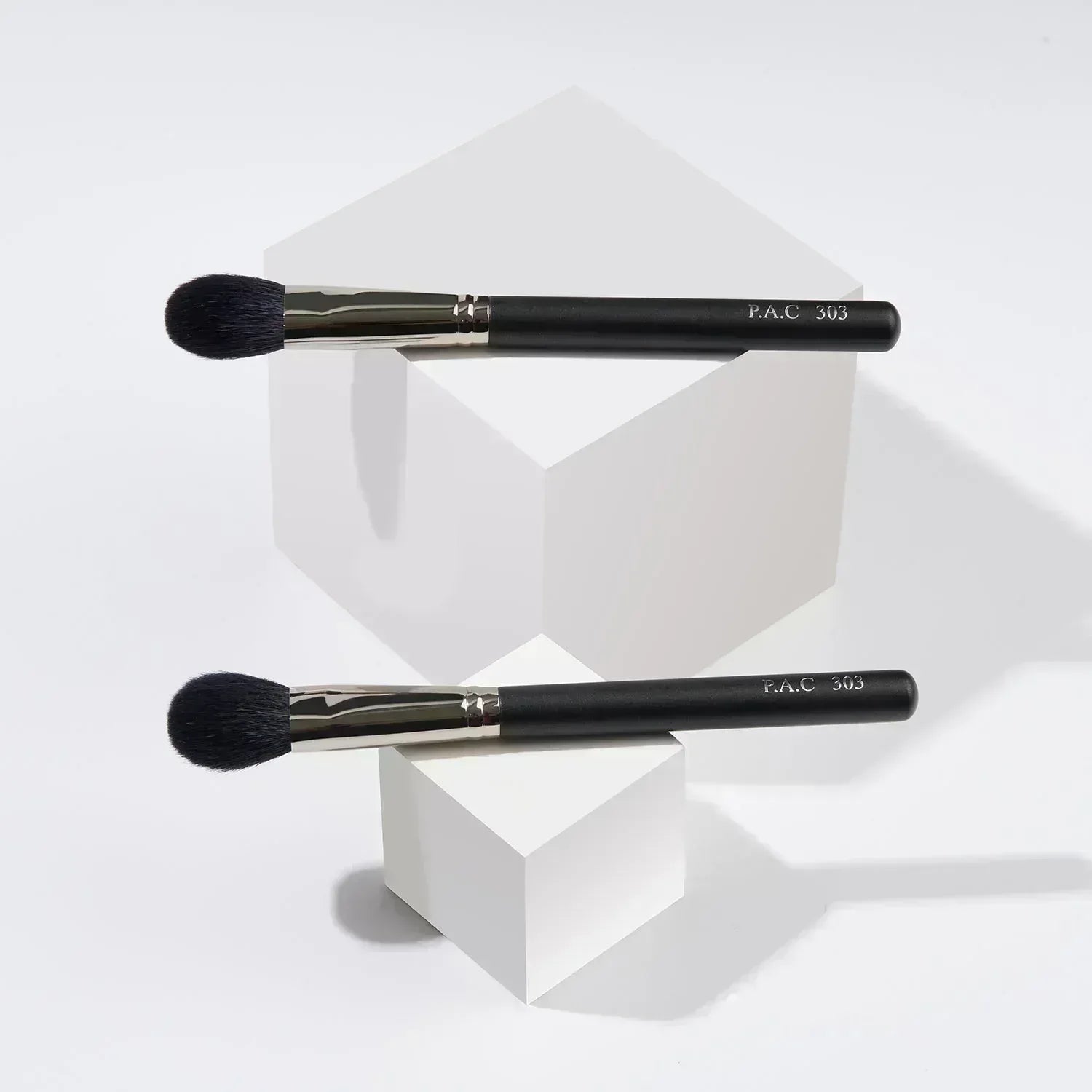 PAC Cosmetics Blush Brush 303