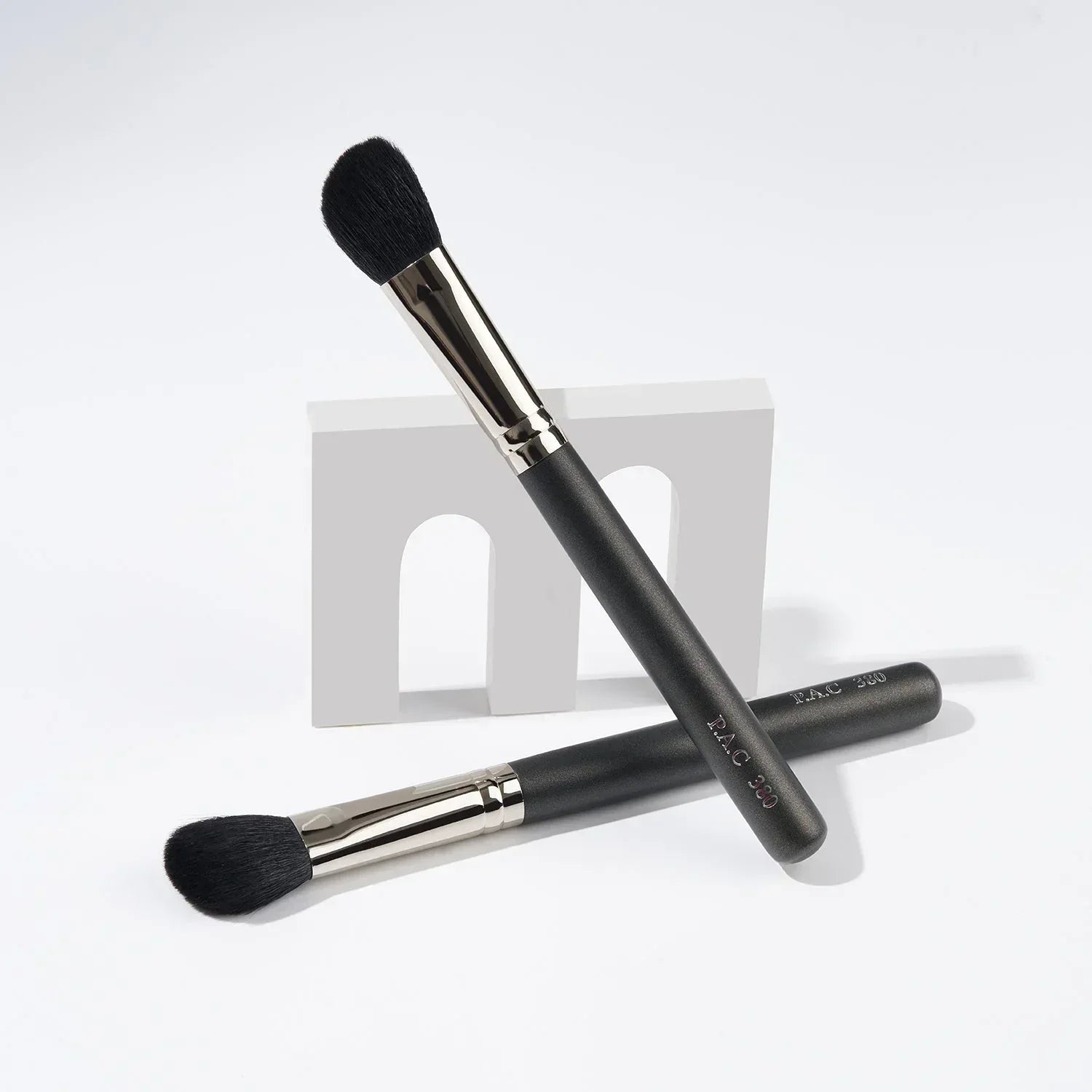 PAC Cosmetics Contouring Brush 380