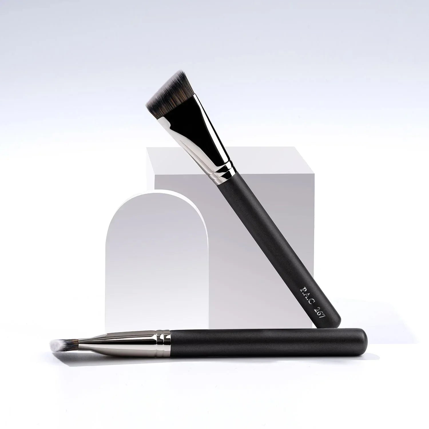 PAC Cosmetics Contouring Brush 267