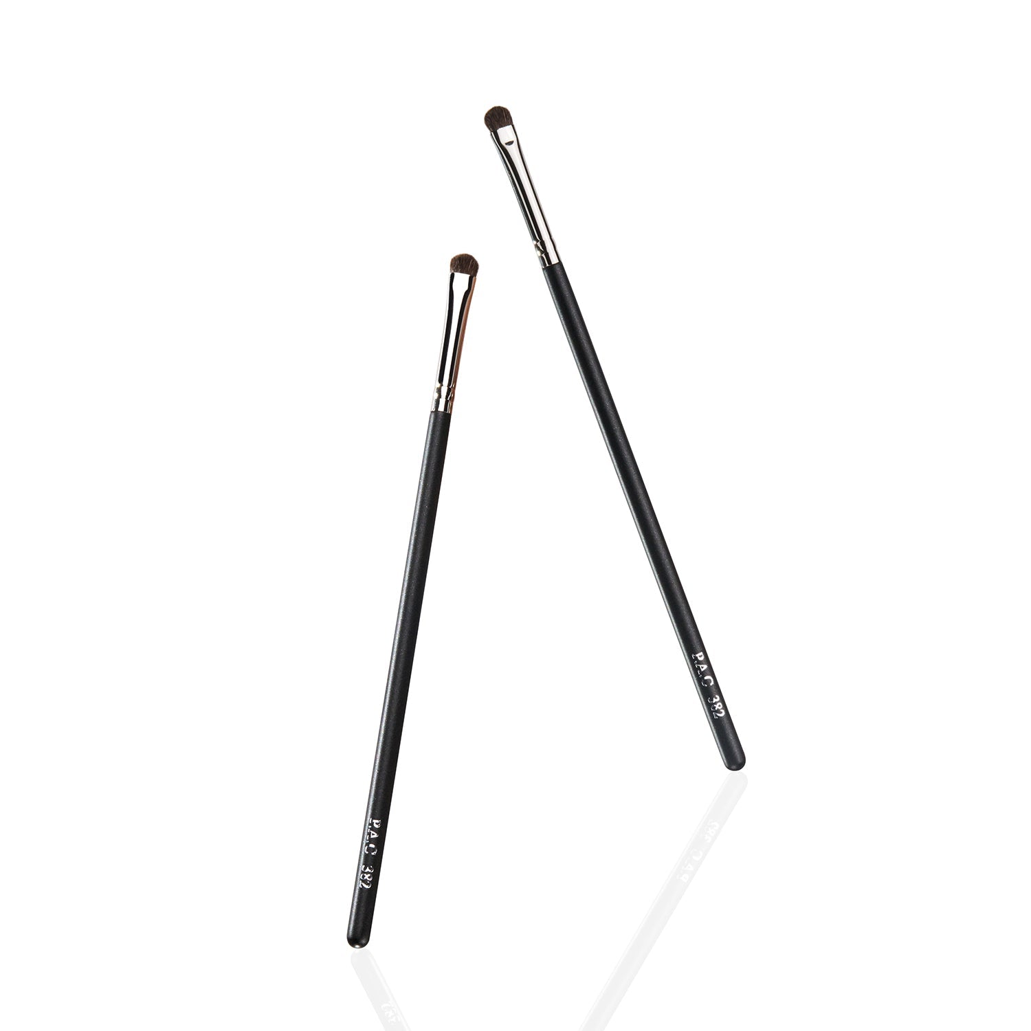 PAC Cosmetics Eyeshadow Application Brush 382